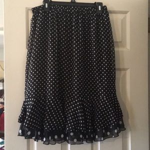 Adorable Polk a dot skirt flowing frill bottom
